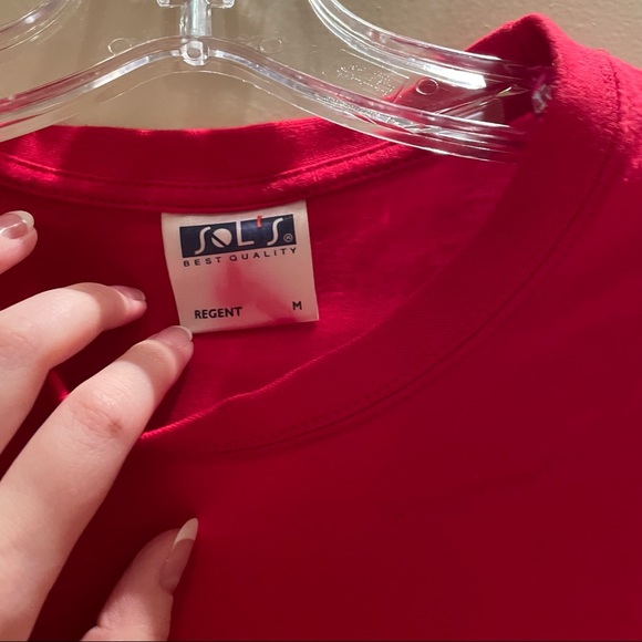 Red Mona Lisa Graphic Tee - Picture 3 of 4